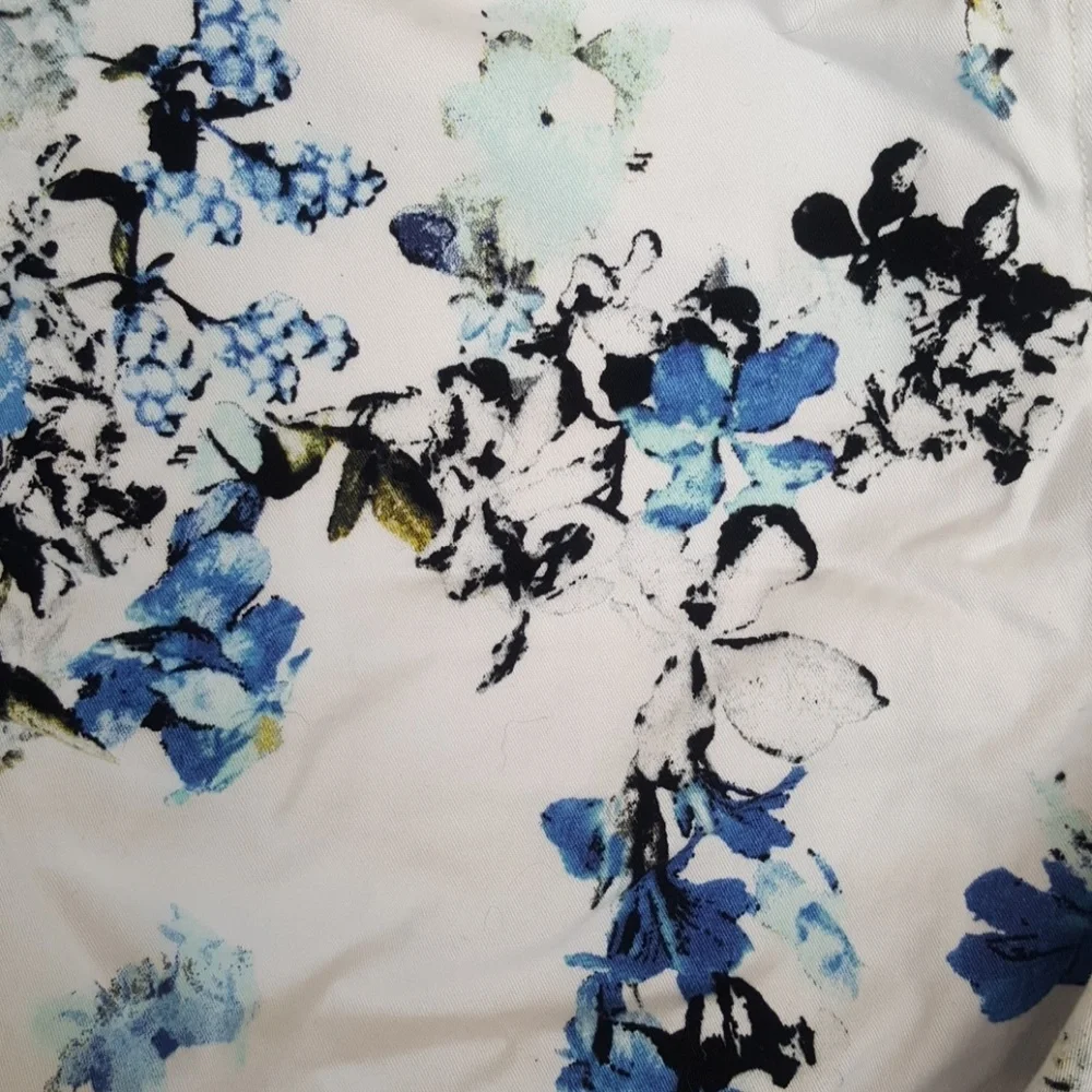LOFT White Floral Print Shorts with Blue Accents - Picture 4 of 9